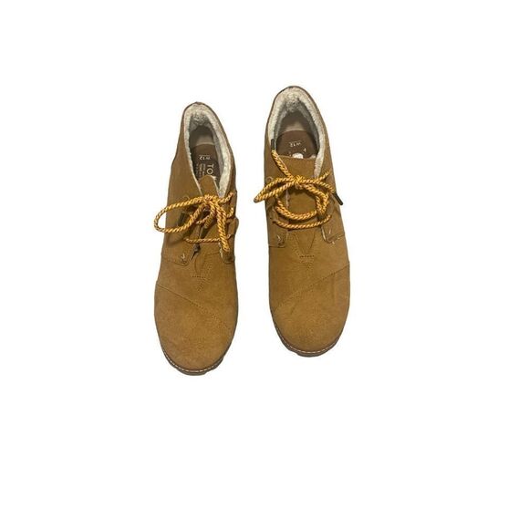 Toms Suede Sherpa Lined Kala Lace Up Wedge Heel Ankle Bootie in Wheat Women’s Si - Picture 3 of 5